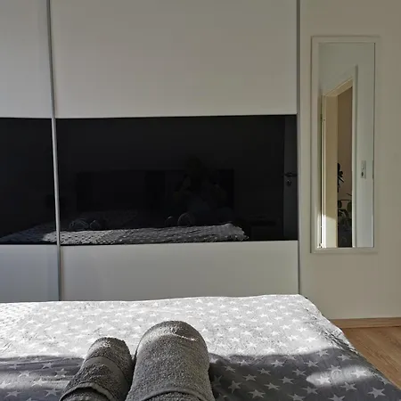 Apartment 4-zimmer-wohnung Mit 6 Betten *